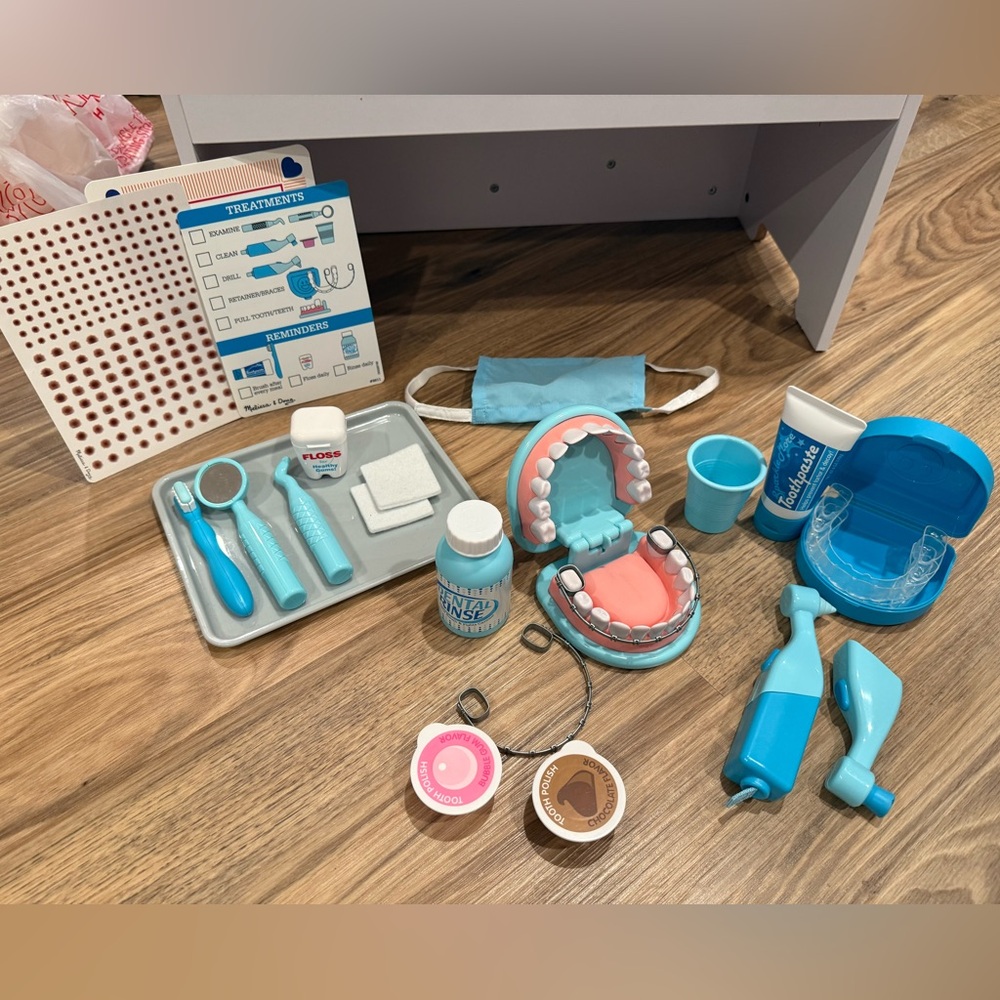 Melissa & Doug Blue and White Dentist Kit